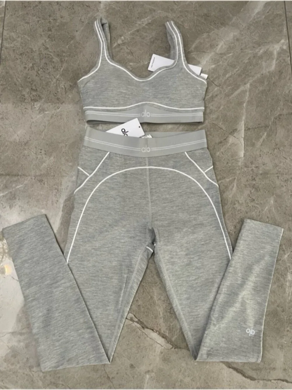 ALO Yoga Light Gray High-Waist Leggings & Matching Sports Bra Set